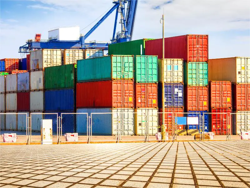 A Comprehensive Guide to Understanding Charges Container Detentionand Demurrage